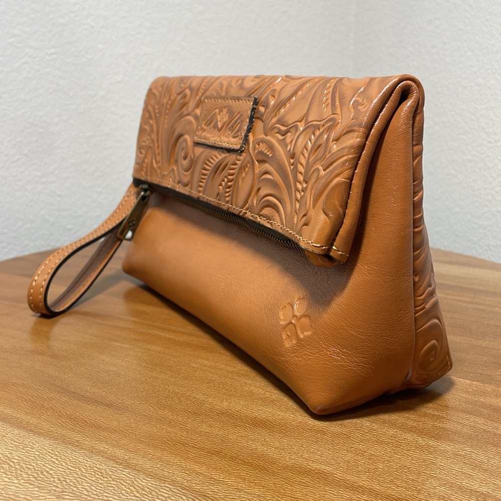 Patricia Nash VALERIE Tooled Leather Fold Over Wristlet Clutch Burnished EUC - Picture 5 of 11